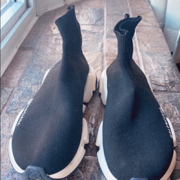 Balenciaga - Picture 3 of 5